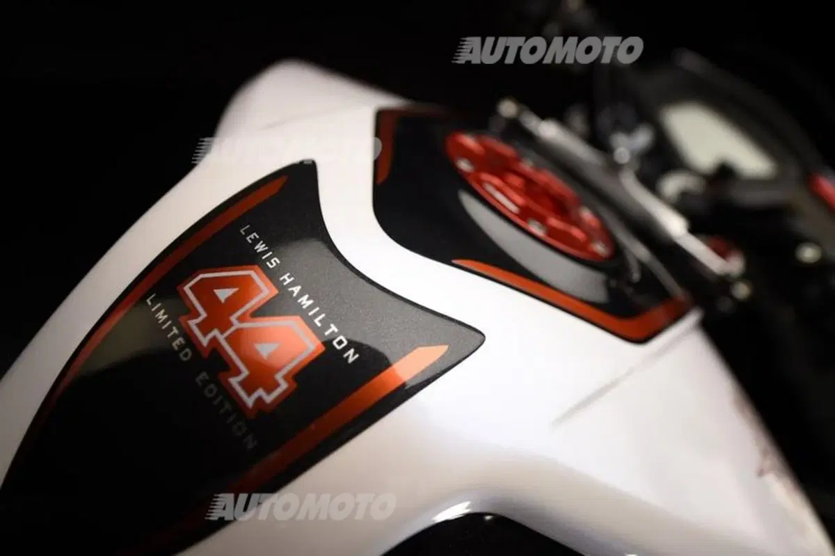MV Agusta Dragster RR LH 44, la naked firmata da Lewis Hamilton (13)