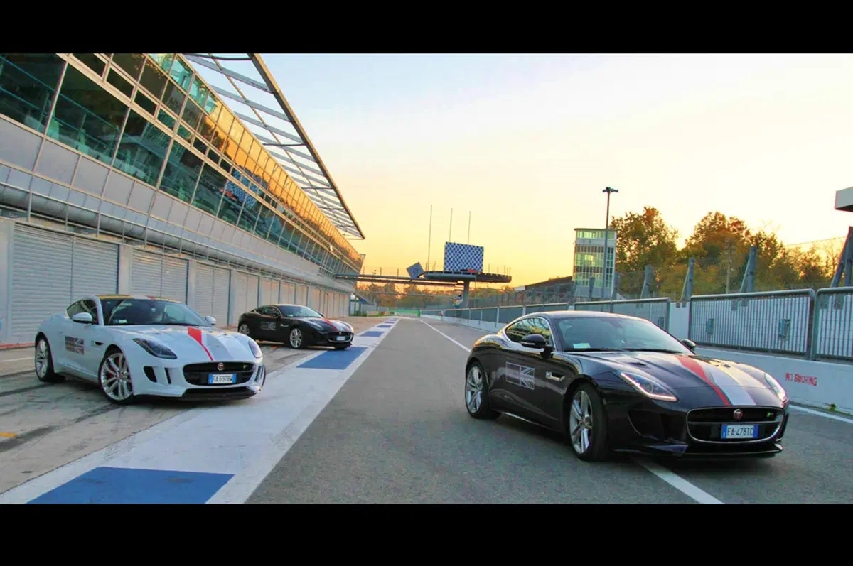 Jaguar F-Type R (11)