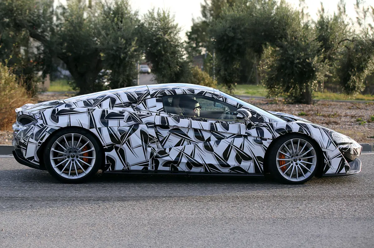 McLaren 570 GT: all'orizzonte la prima 2+2 di Woking (2)