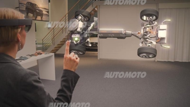 Volvo e Microsoft HoloLens, la realt&agrave; virtuale entra nel concessionario [Video]