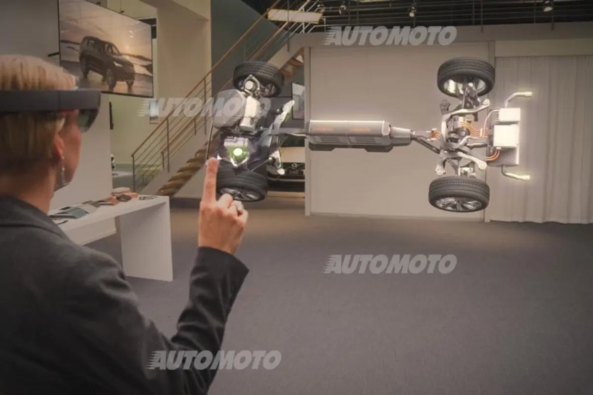 Volvo e Microsoft HoloLens, la realtà virtuale entra nel concessionario [Video]