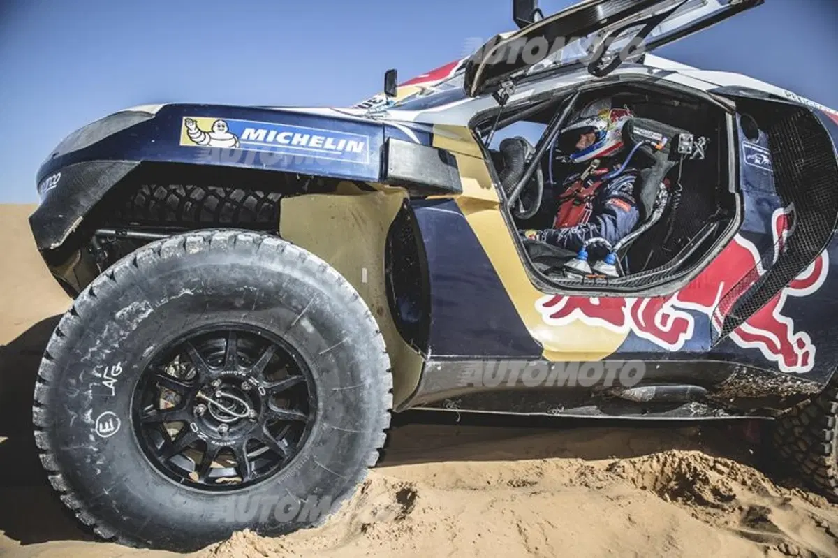 Dakar 2016. Loeb, non solo Peugeot 2008 DKR16: «Quanti cambiamenti!» (2)