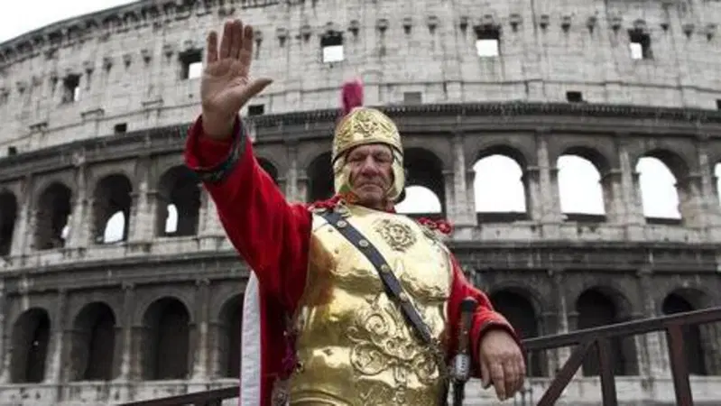 Roma, via i risci&ograve;-taxi dal centro (e anche i centurioni)