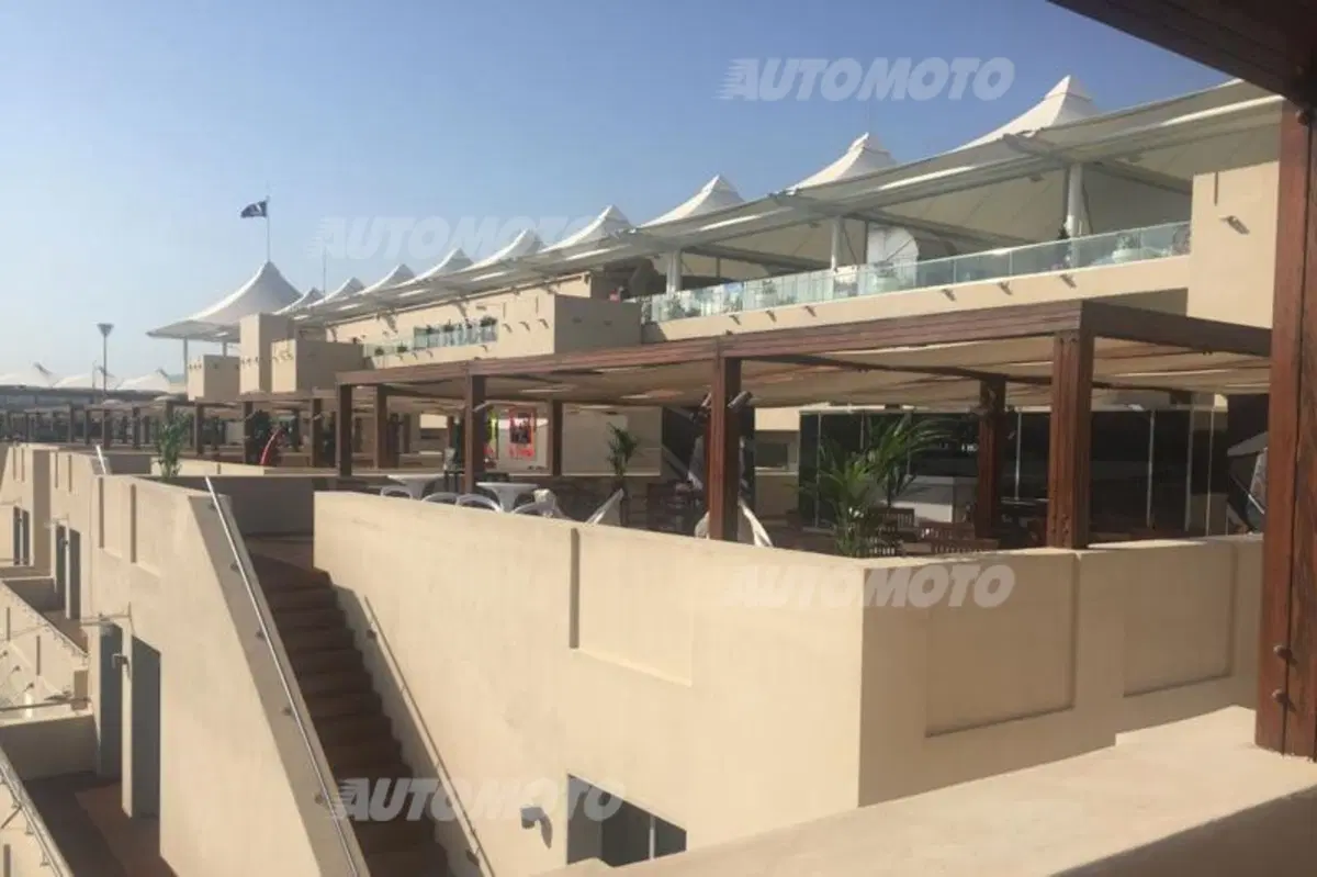 Staurenghi e la F.1 vista dall'hospitality Pirelli. Il GP di Abu Dhabi (5)