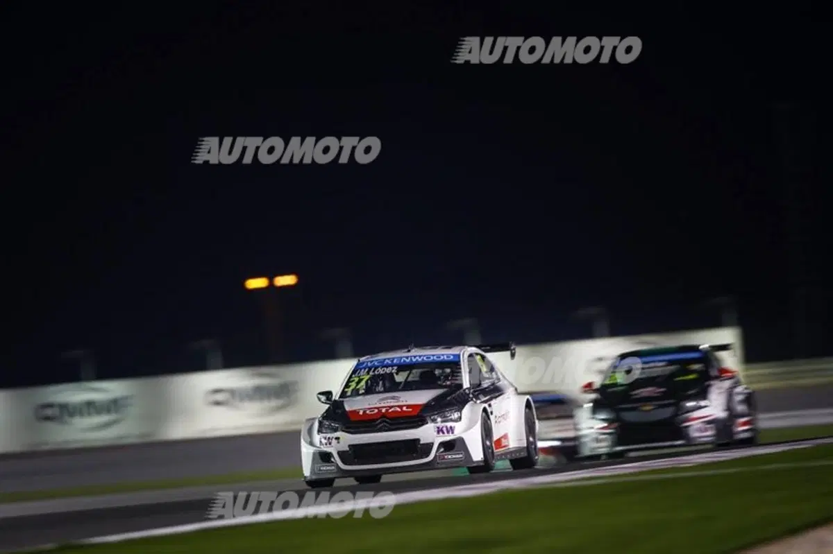 WTCC 2015, Qatar: vincono López e Muller (9)