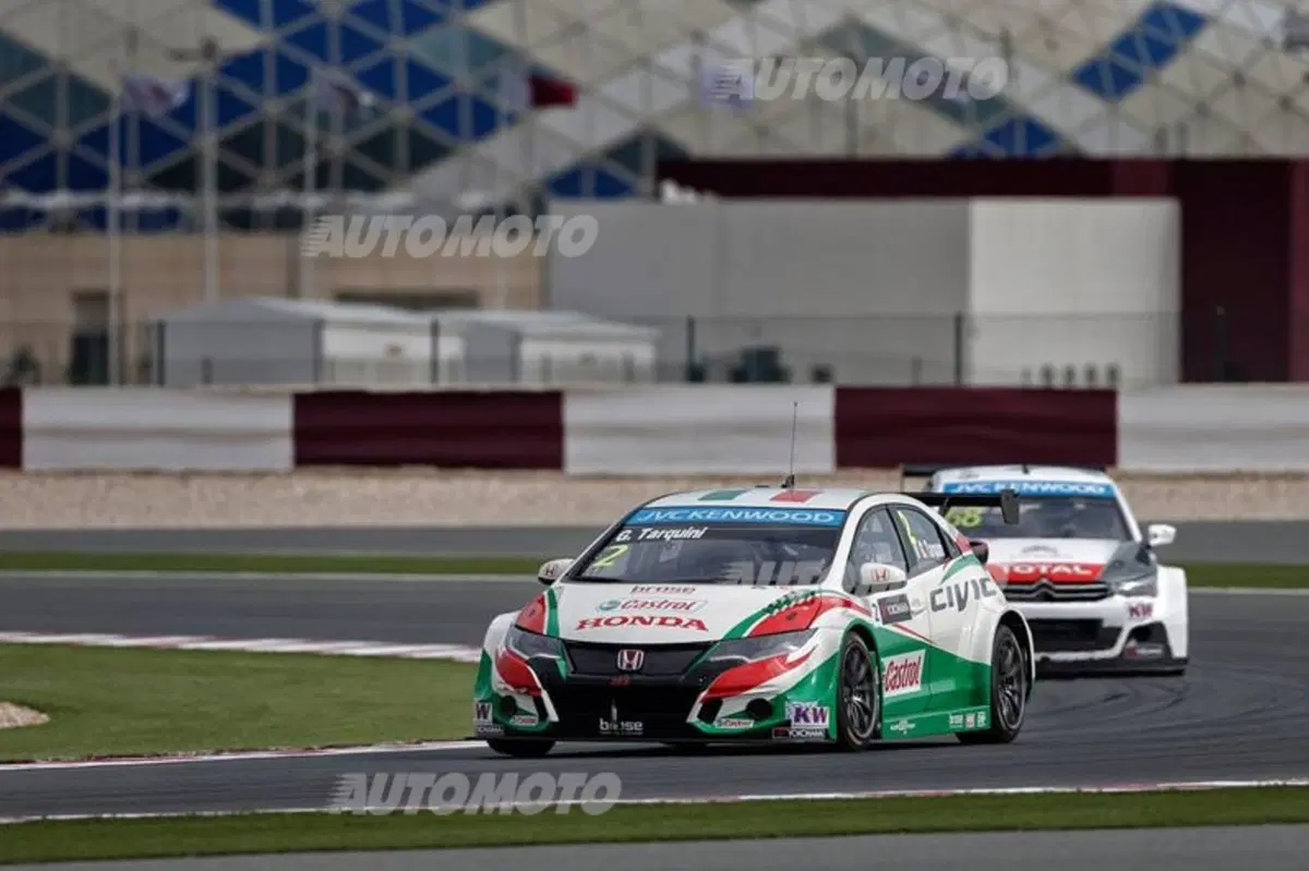 WTCC 2015, Qatar: vincono López e Muller (16)