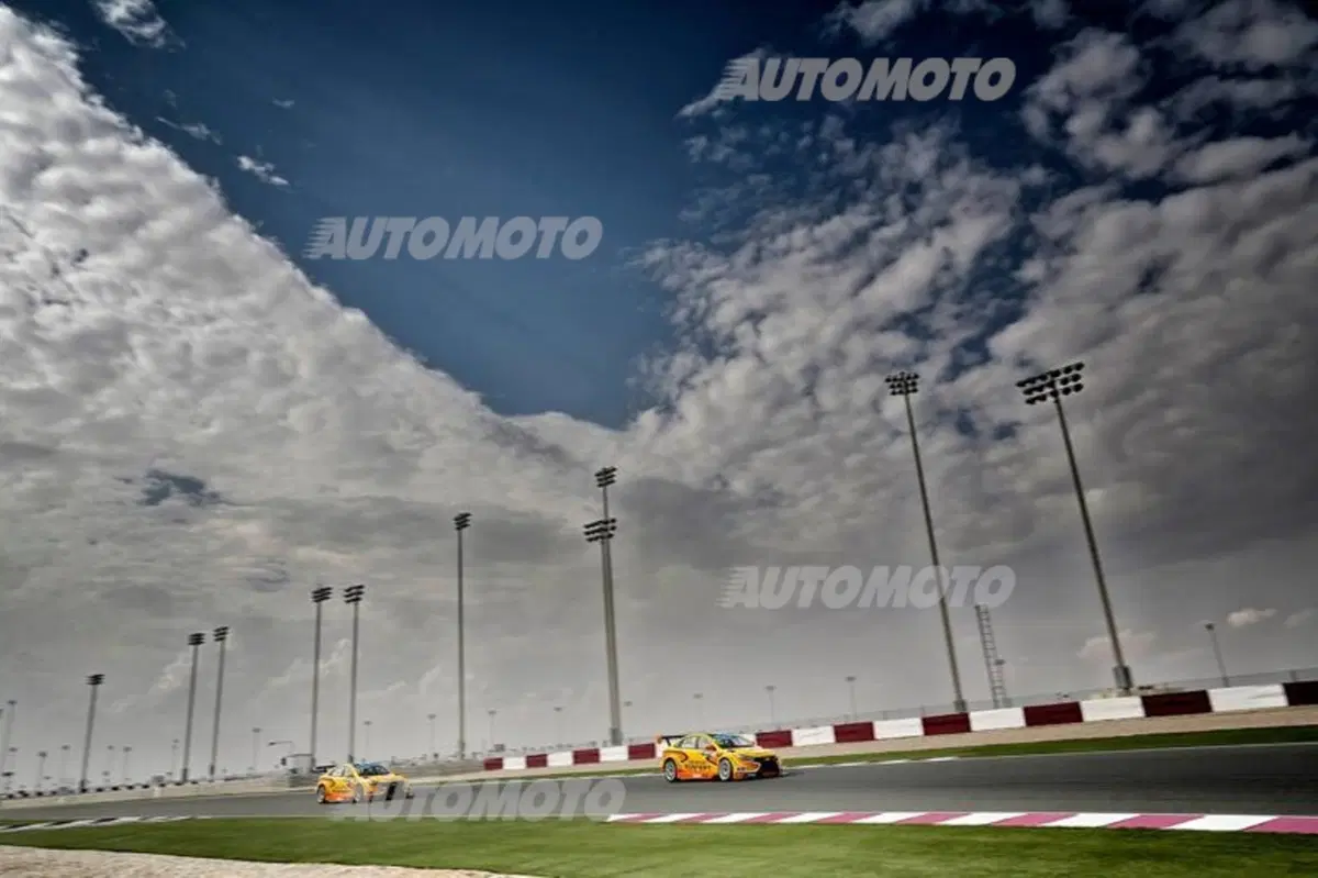 WTCC 2015, Qatar: vincono López e Muller (17)