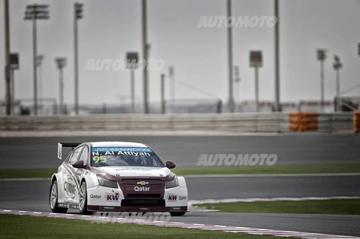 WTCC 2015, Qatar: vincono López e Muller (19)