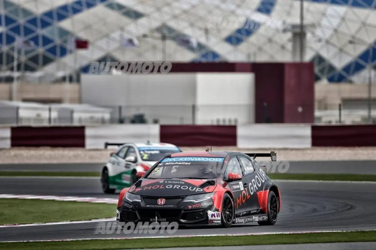 WTCC 2015, Qatar: vincono López e Muller (22)