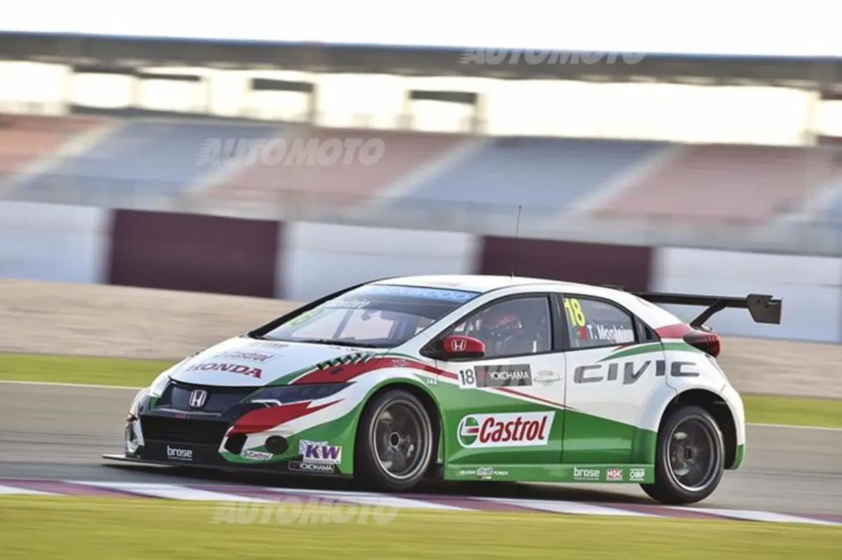 WTCC 2015, Qatar: vincono López e Muller (28)