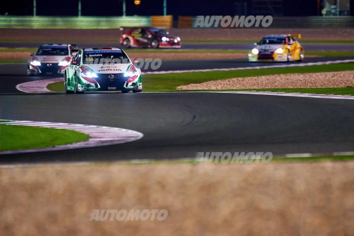 WTCC 2015, Qatar: vincono López e Muller (29)