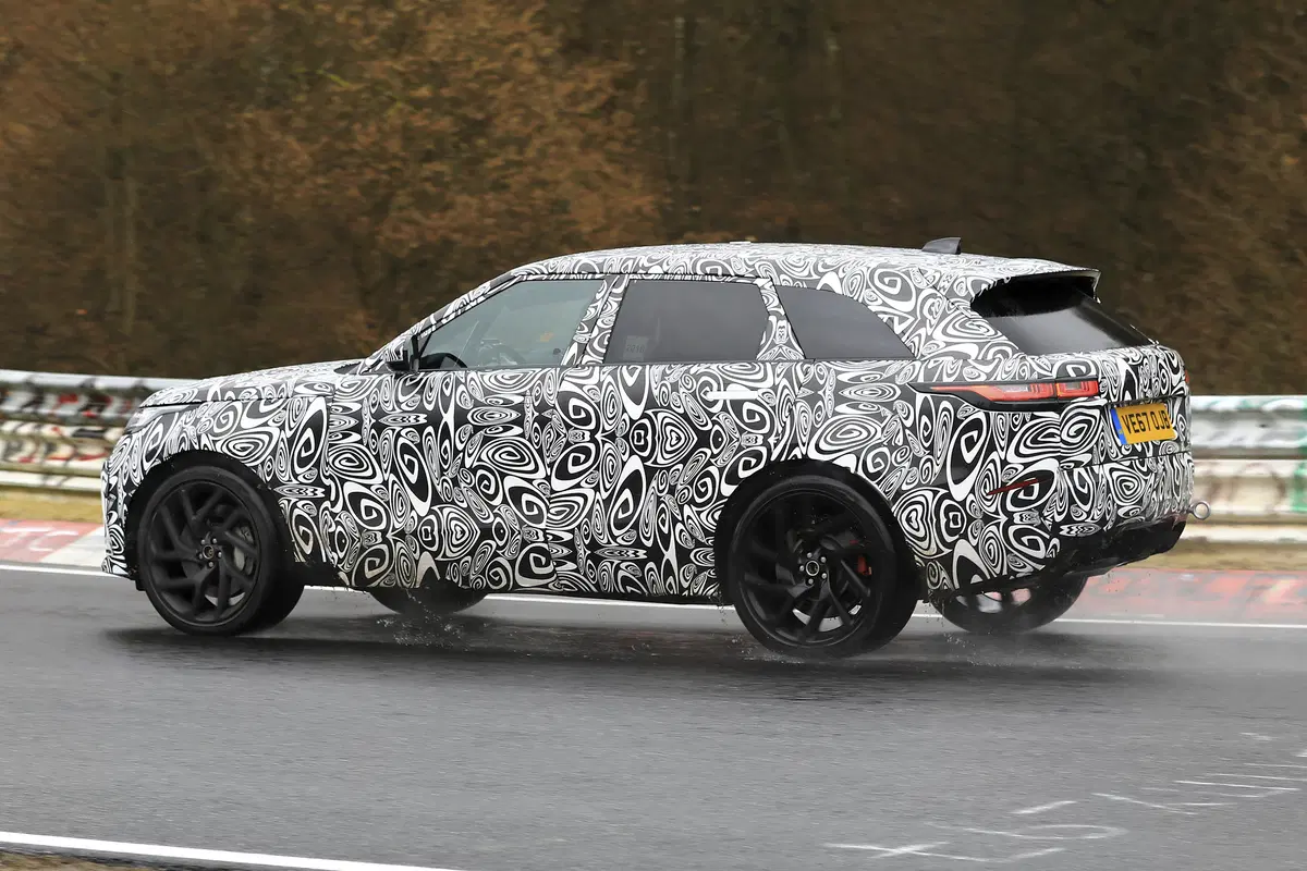 Range Rover Velar SVR, in arrivo il V8 cattivo  (4)