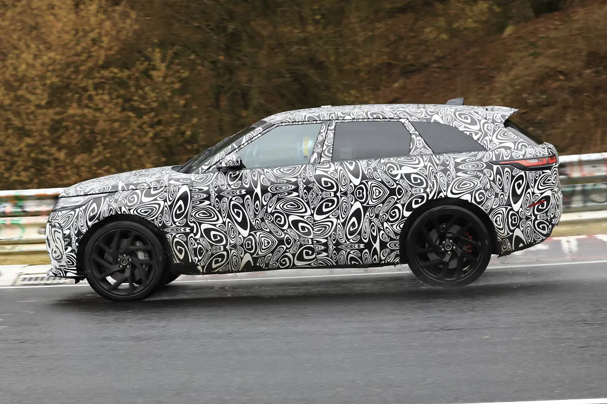 Range Rover Velar SVR, in arrivo il V8 cattivo  (5)