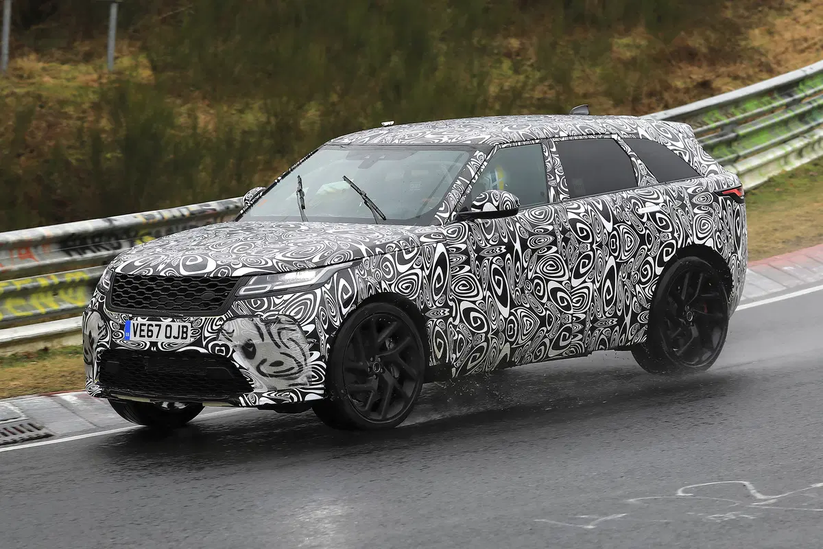 Range Rover Velar SVR, in arrivo il V8 cattivo  (8)
