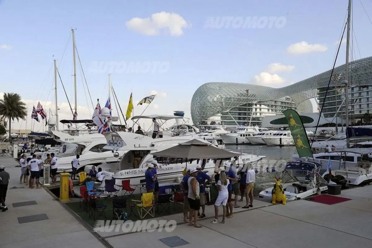 F1, Gp Abu Dhabi 2015: Arrivabene alla riscossa, noleggio e kebab à gogo (20)