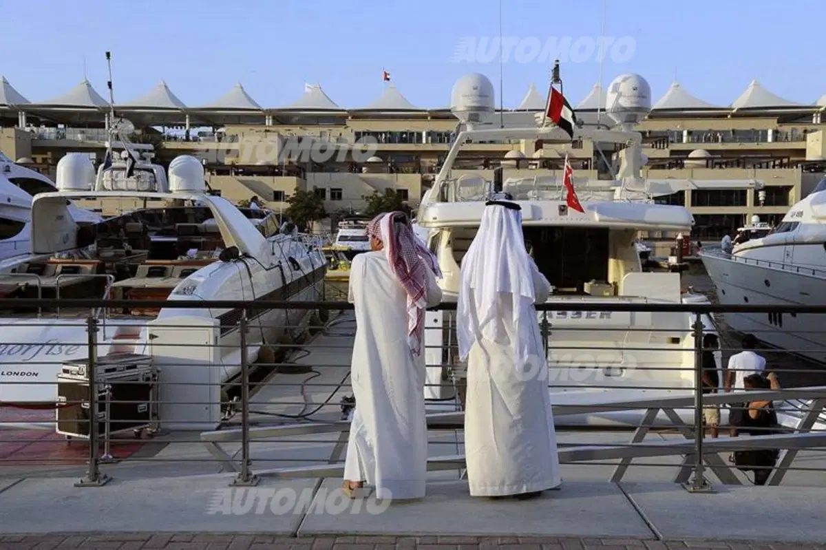F1, Gp Abu Dhabi 2015: Arrivabene alla riscossa, noleggio e kebab à gogo (21)