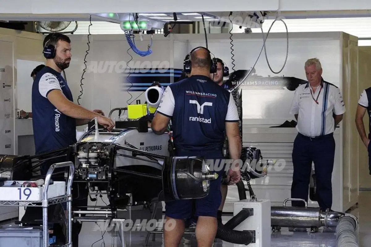 F1, Gp Abu Dhabi 2015: Arrivabene alla riscossa, noleggio e kebab à gogo (28)