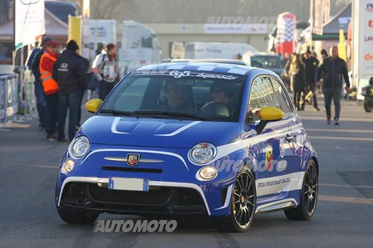Monza Rally Show 2015: Vale Rossi in ricognizione sulla Abarth 695 Yamaha (8)