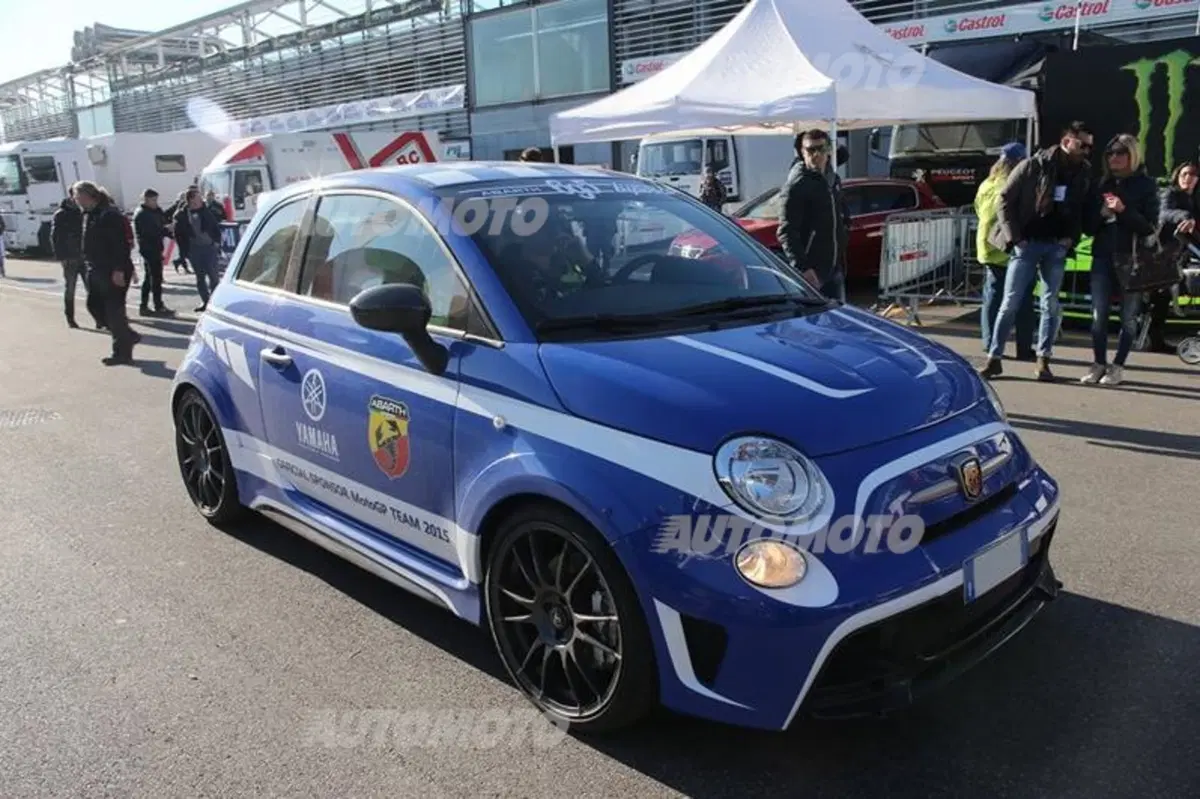 Monza Rally Show 2015: Vale Rossi in ricognizione sulla Abarth 695 Yamaha (9)