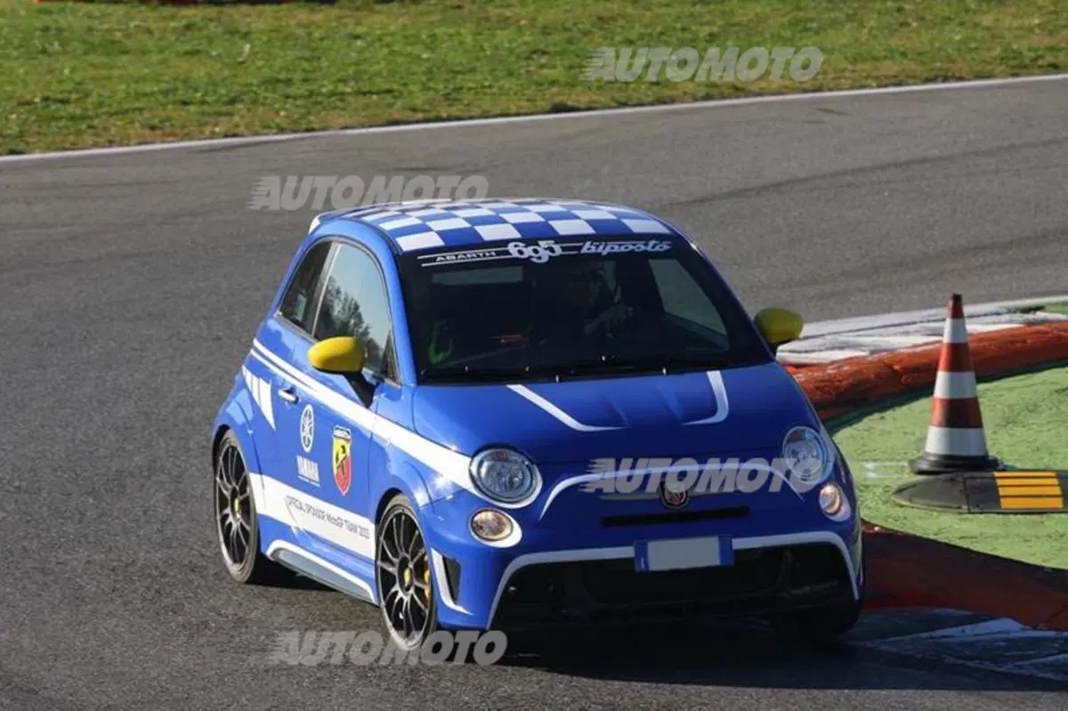 Monza Rally Show 2015: Vale Rossi in ricognizione sulla Abarth 695 Yamaha (10)