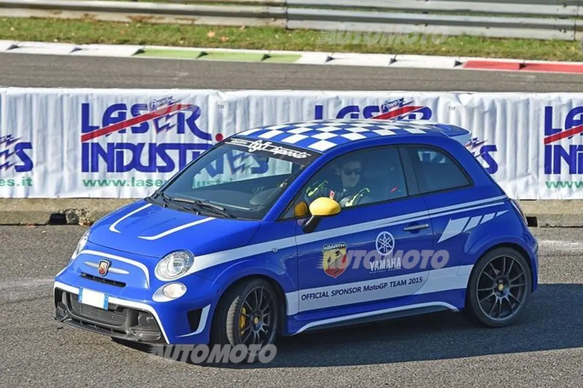 Monza Rally Show 2015: Vale Rossi in ricognizione sulla Abarth 695 Yamaha (13)