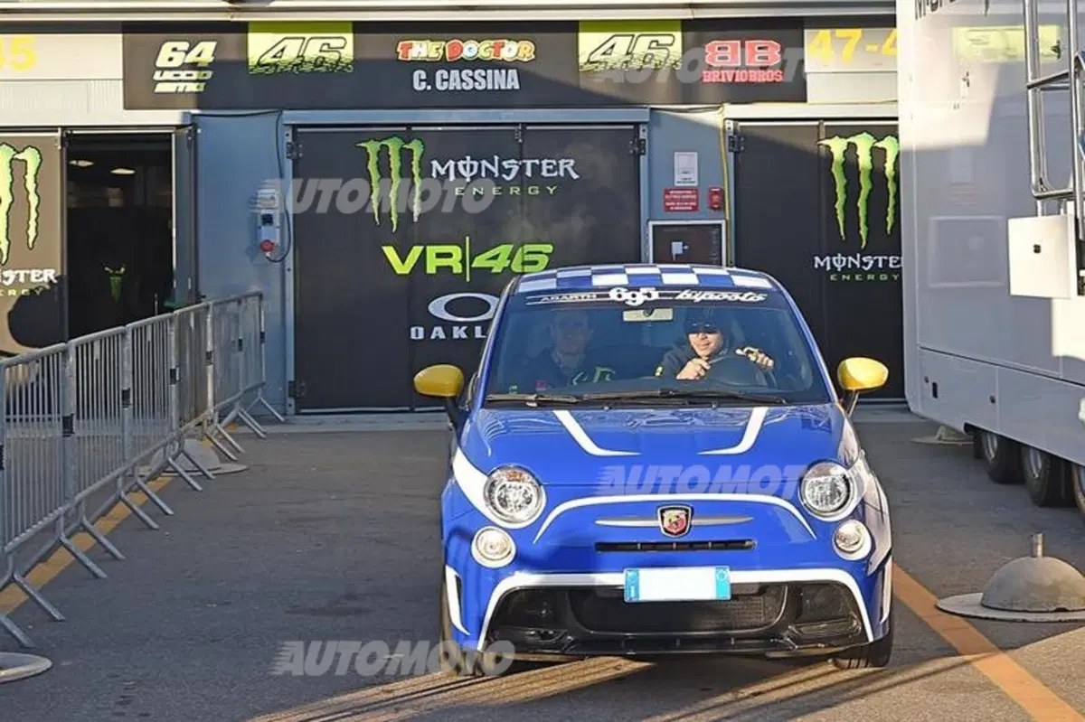 Monza Rally Show 2015: Vale Rossi in ricognizione sulla Abarth 695 Yamaha (15)
