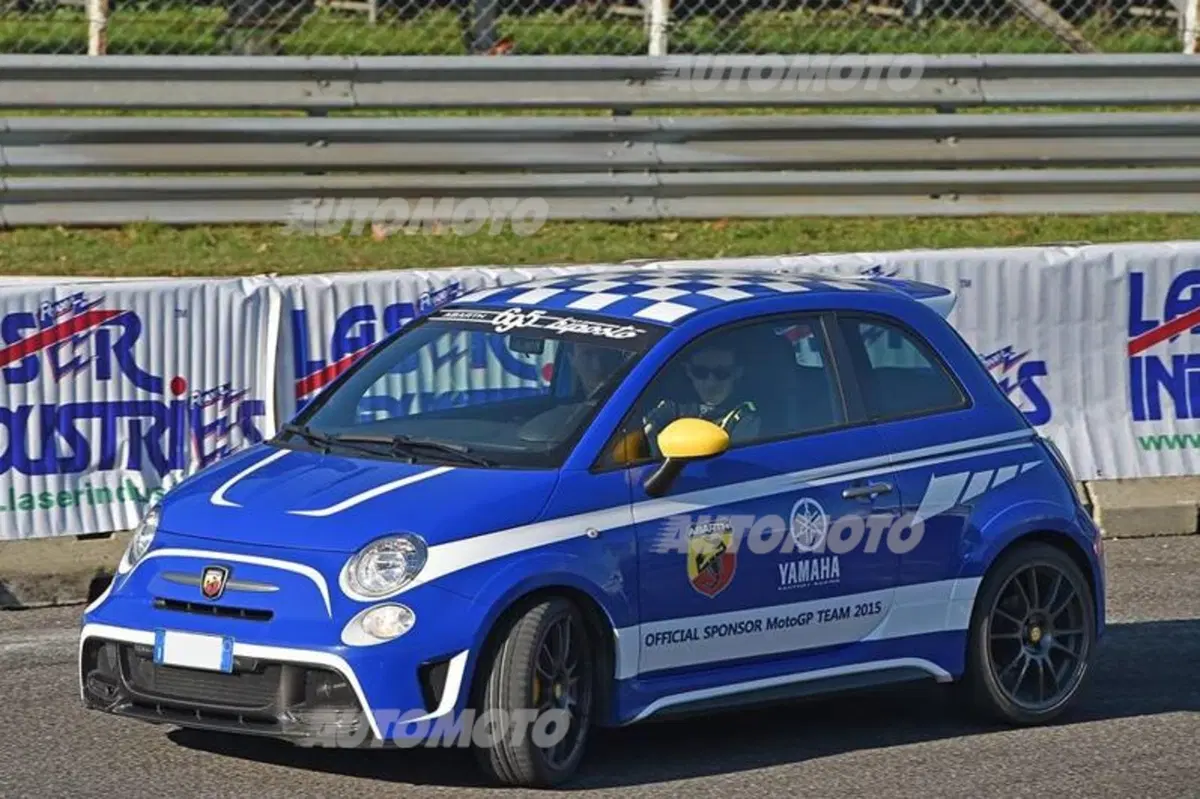Monza Rally Show 2015: Vale Rossi in ricognizione sulla Abarth 695 Yamaha (19)