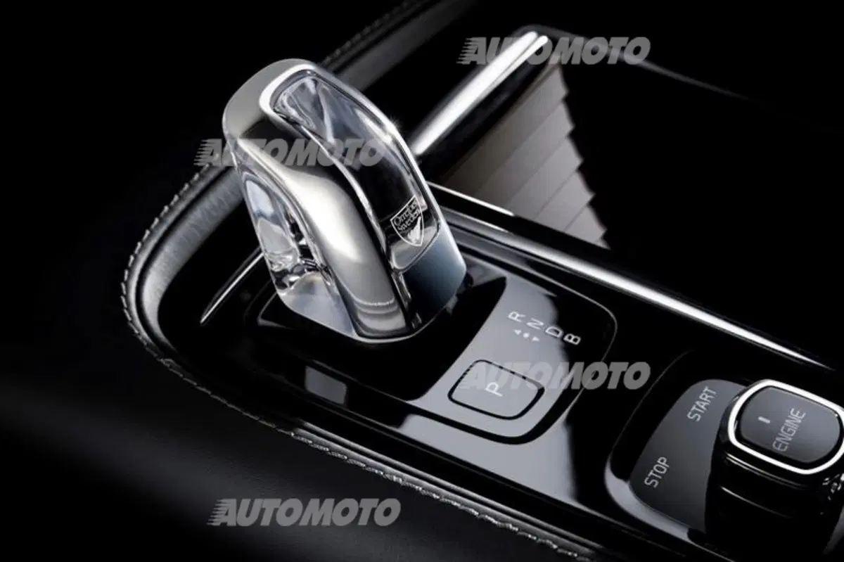 Volvo S90, ecco la nuova ammiraglia di Goteborg (6)