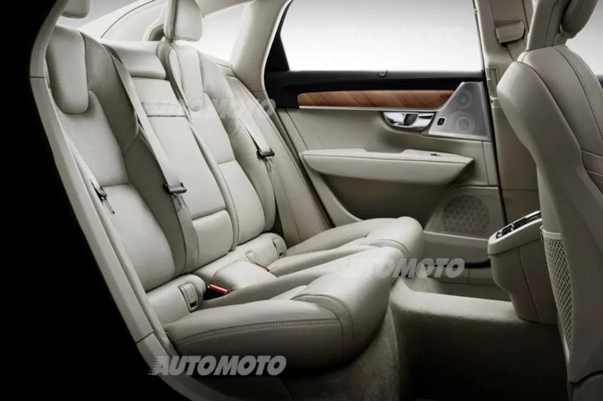 Volvo S90, ecco la nuova ammiraglia di Goteborg (7)