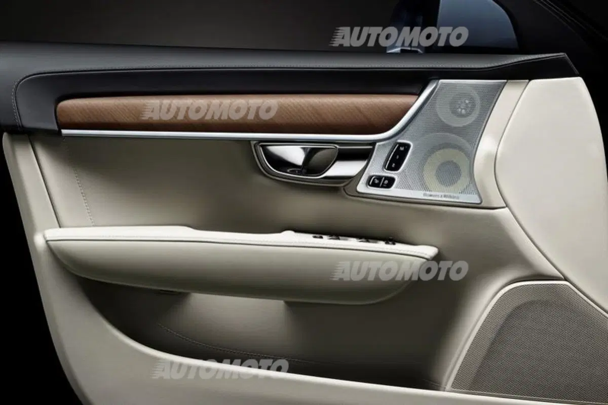 Volvo S90, ecco la nuova ammiraglia di Goteborg (12)