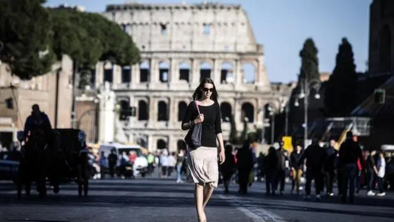 Roma: metro, bus e Ztl. Informazioni e orari per le feste natalizie