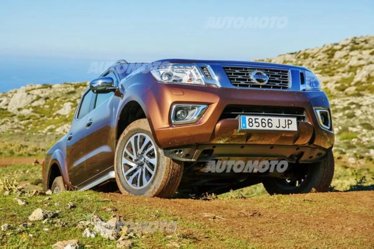 Nissan Navara NP300 (4)