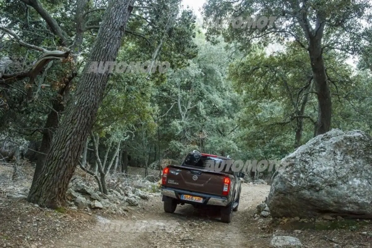 Nissan Navara NP300 (7)