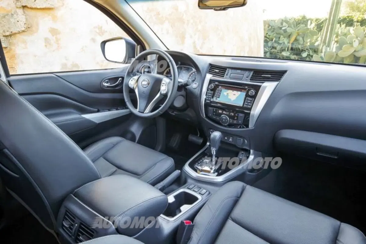 Nissan Navara NP300 (8)