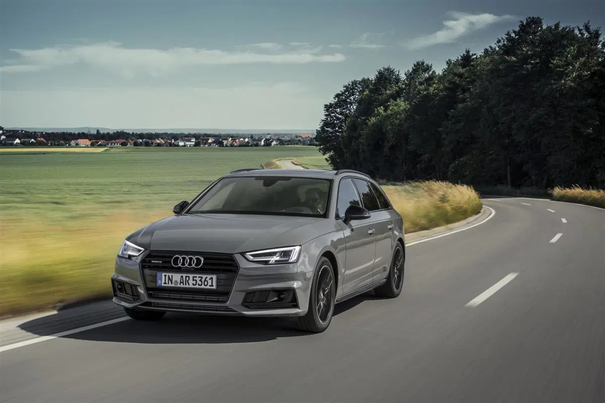 Audi A4 S line Black, nero sportivo (3)