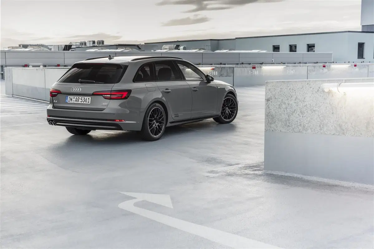 Audi A4 S line Black, nero sportivo (5)