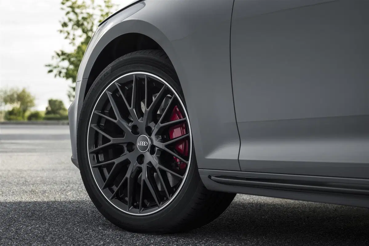 Audi A4 S line Black, nero sportivo (11)