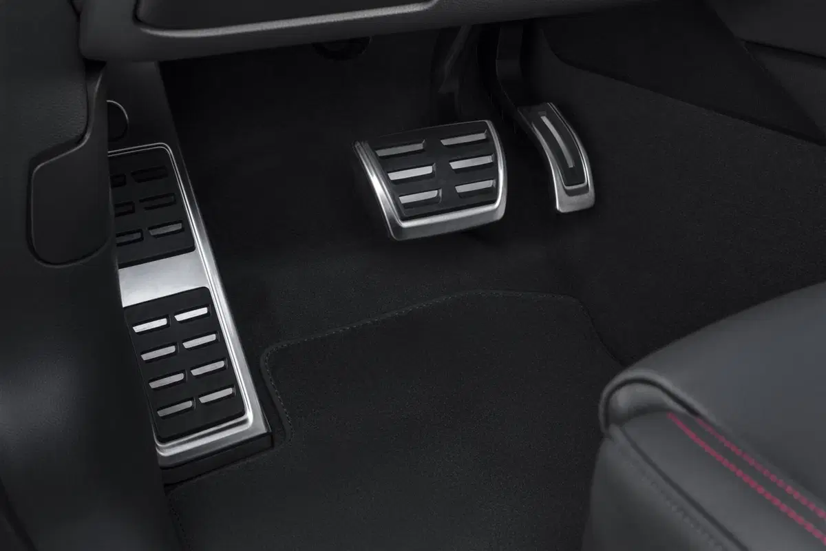 Audi A4 S line Black, nero sportivo (12)