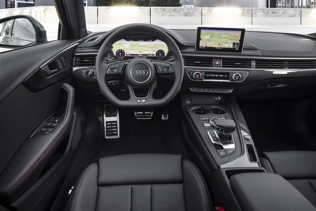 Audi A4 S line Black, nero sportivo (18)