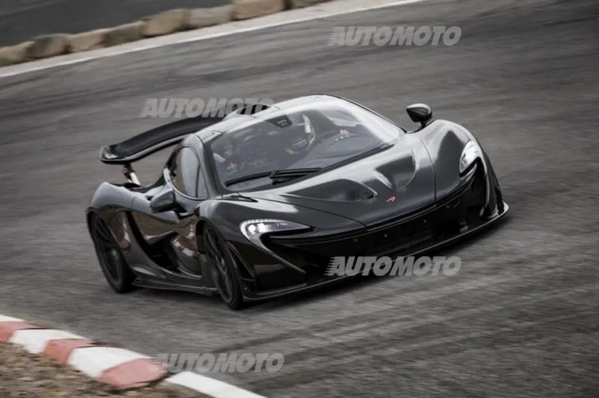 McLaren P1, fine della corsa. Termina la produzione della hypercar di Woking (2)
