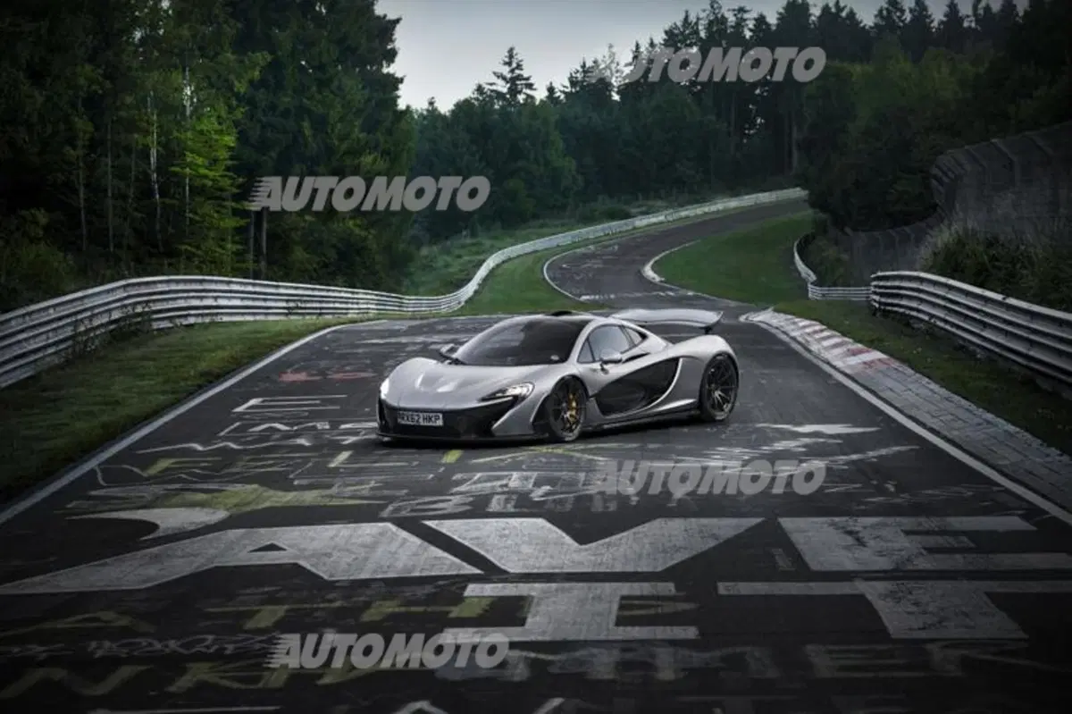 McLaren P1, fine della corsa. Termina la produzione della hypercar di Woking (11)
