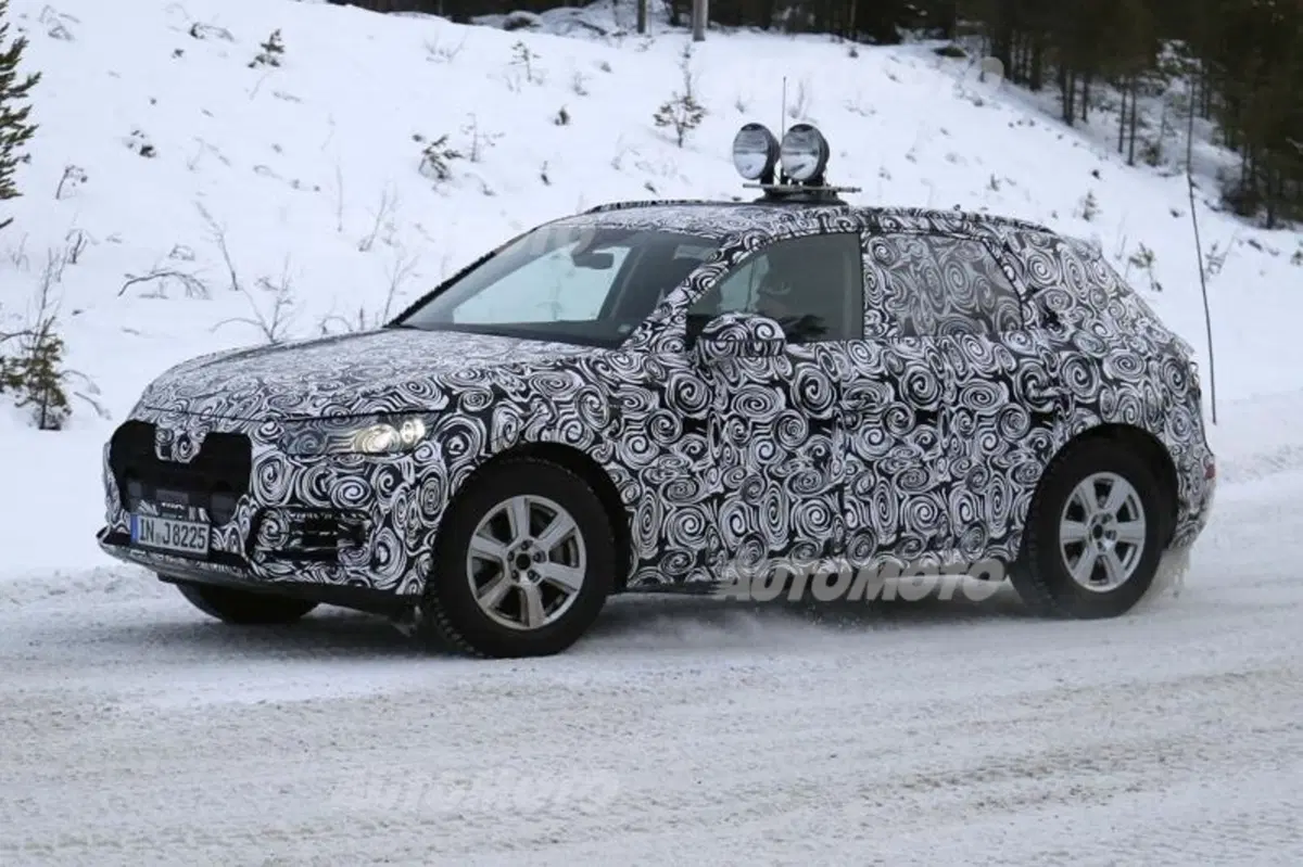 Audi Q5, la seconda generazione fa le prove sulla neve (2)