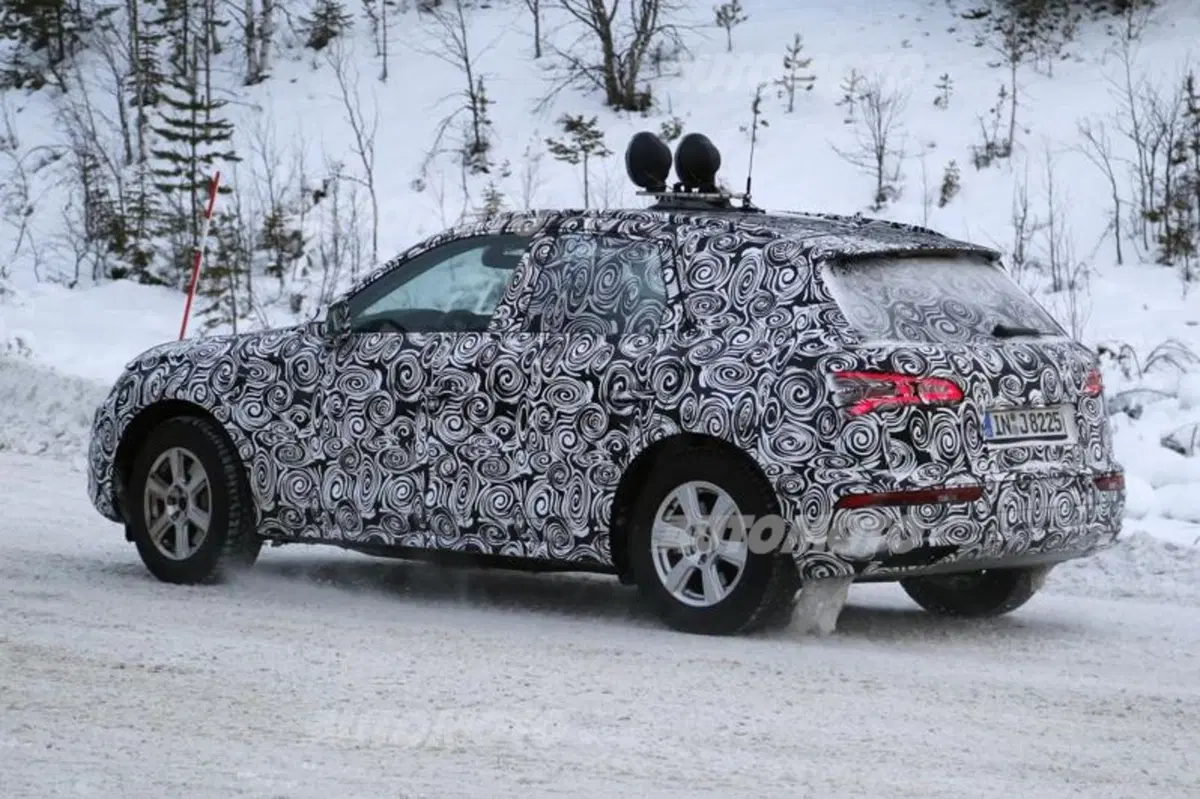 Audi Q5, la seconda generazione fa le prove sulla neve (3)