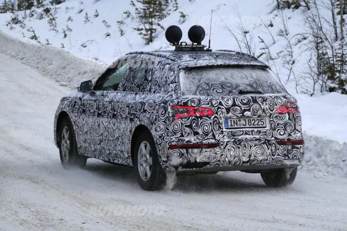 Audi Q5, la seconda generazione fa le prove sulla neve (5)