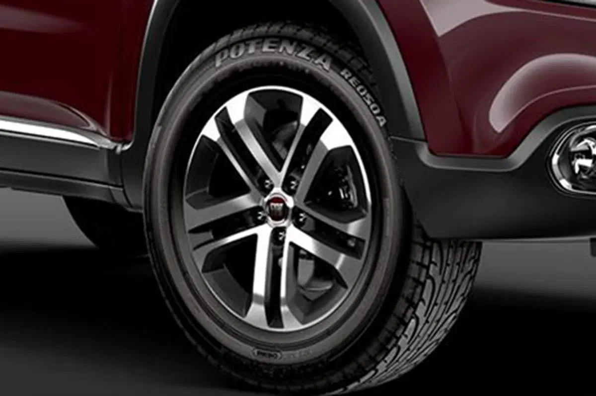 Fiat Toro: svelato il posteriore del nuovo pick up (4)