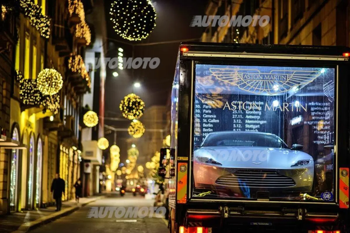 Una notte da 007. L’Aston Martin DB10 di James Bond a Milano (13)
