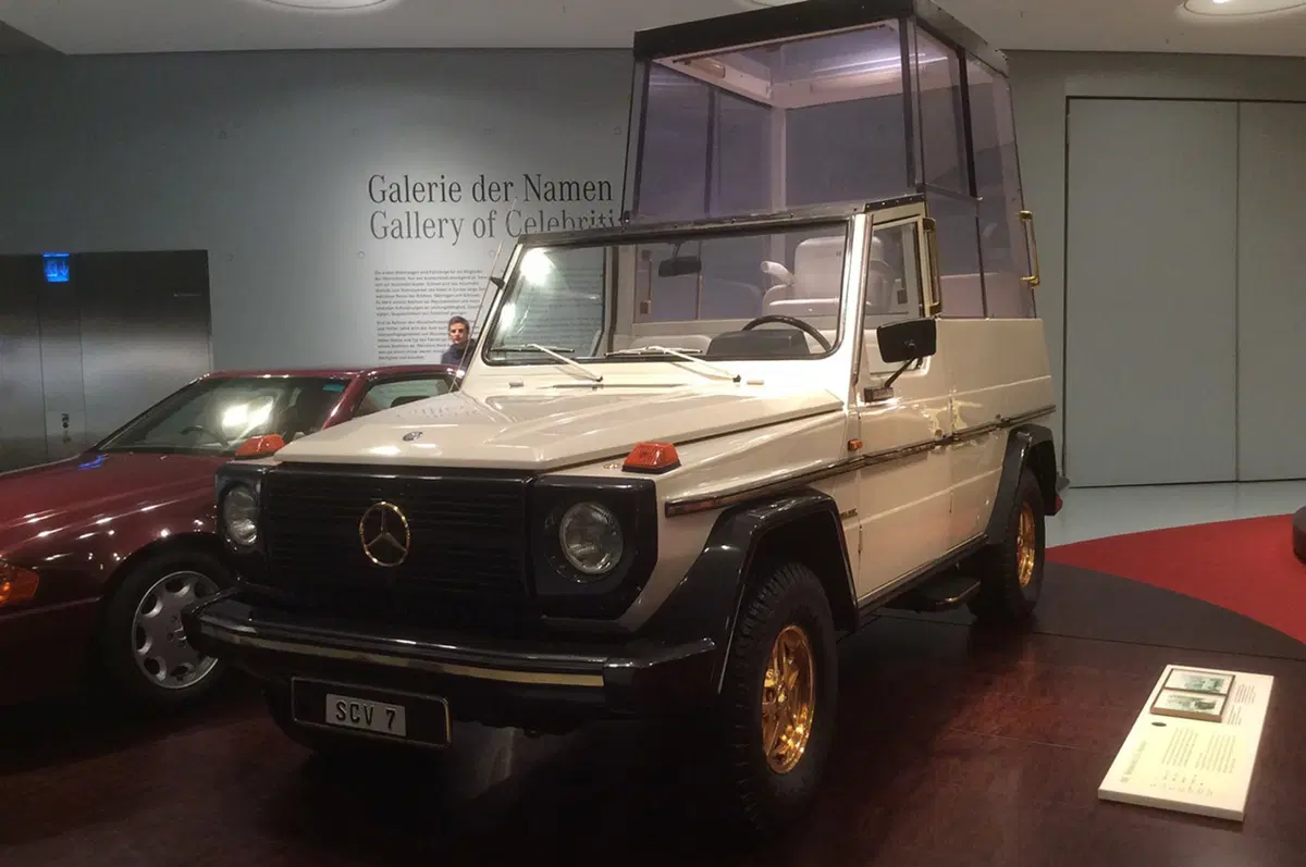 Mercedes, il Museo di Stoccarda si arricchisce della F1 di Hamilton (14)