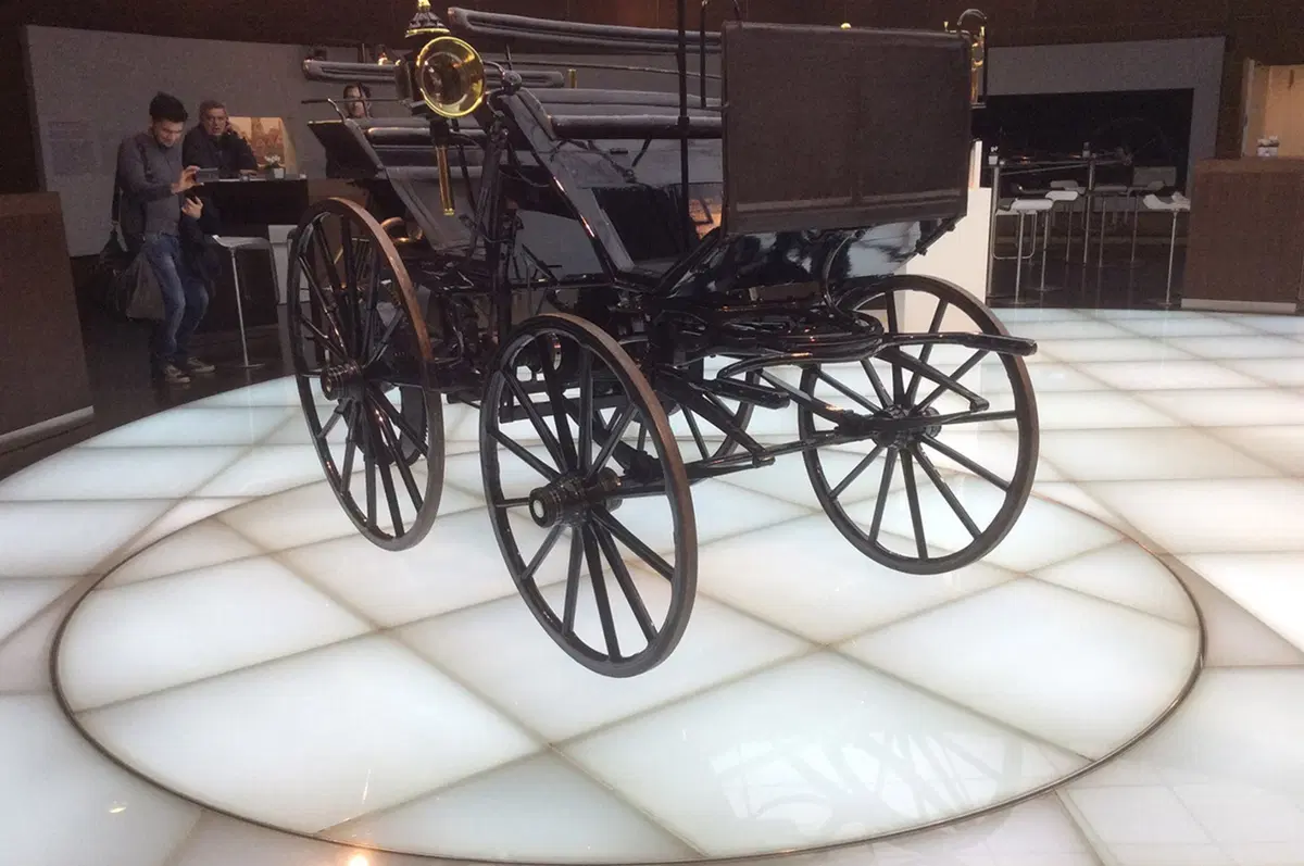 Mercedes, il Museo di Stoccarda si arricchisce della F1 di Hamilton (25)