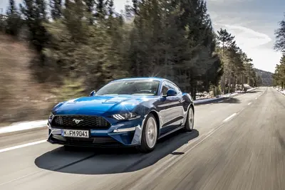 Ford Mustang 2018 restyling: cambio automatico a 10 marce e motori da 290 e 450 cv [Video]