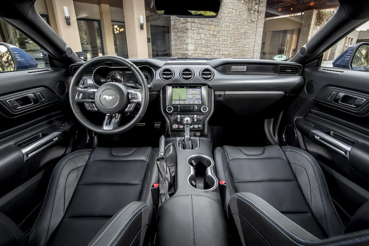 Ford Mustang 2018 restyling: cambio automatico a 10 marce, nuovo look e motori da 290 e 450 cv [Vide (21)